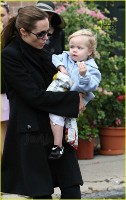 Angelina Jolie pic #84831