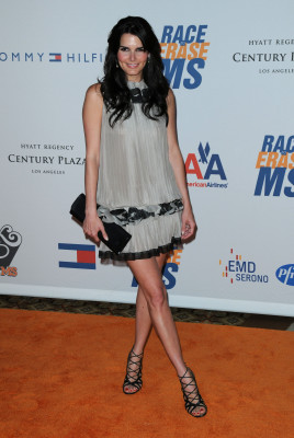 Angie Harmon pic #547176