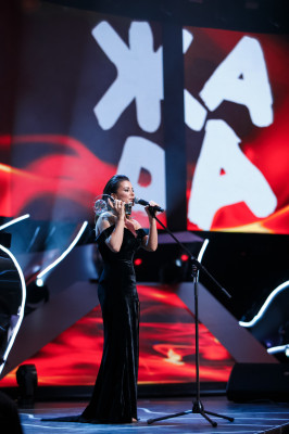 Ани Лорак - Жара Music Awards 2018 - на сцене