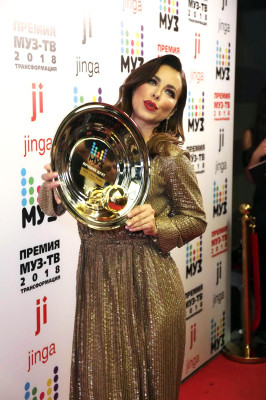 Ани Лорак - премия МУЗ Тв 2018 - с наградой
