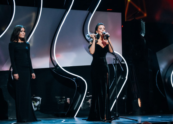 Ани Лорак - Жара Music Awards 2018 - на сцене