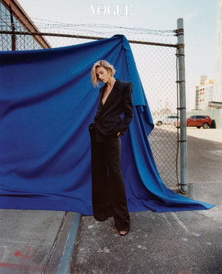 Anja Rubik ~ Vogue Korea December 2022
