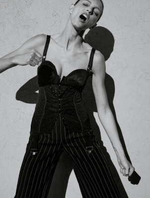 Anja Rubik for Elle Fr n.4131 by Cass Bird