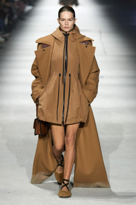 Anna Ewers - Tods Fall/Winter 2023 Fashion Show in Milan