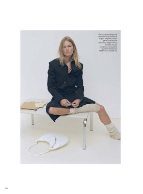 Anna Ewers for Vogue Italia Novembre 2023 by BRUNO STAUB