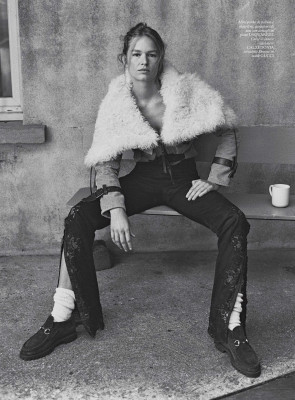 Anna Ewers for Vogue Italia Novembre 2023 by BRUNO STAUB