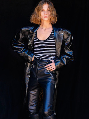 Anna Selezneva ~ Elle Italia N.34 17.09.2022 by Gilles Bensimon
