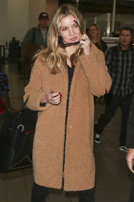 Annabelle Wallis - LAX 12/14/2018