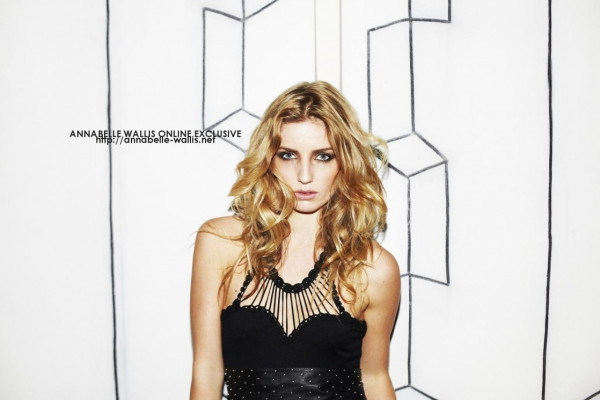 Annabelle Wallis pic #933510
