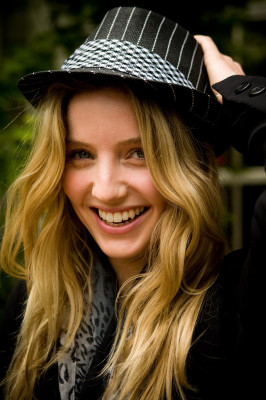 Annabelle Wallis pic #918020