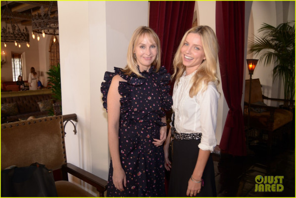 Annabelle Wallis pic #922511