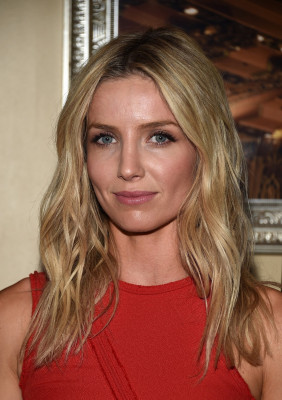 Annabelle Wallis pic #922099