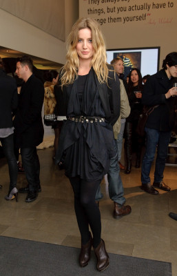 Annabelle Wallis pic #917475