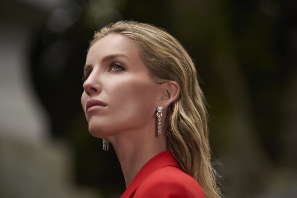 Annabelle Wallis - Panthere de Cartier (2020)