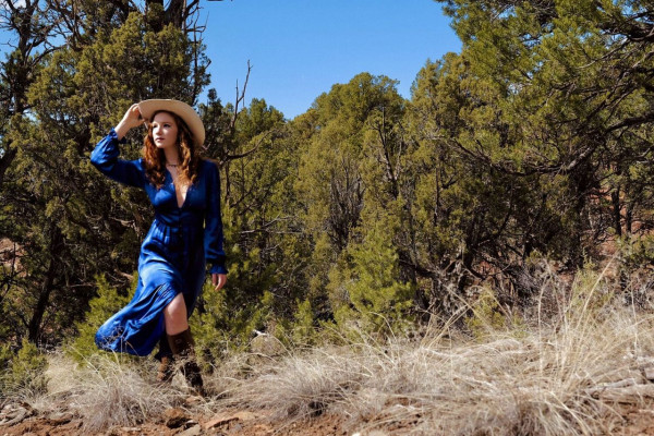 Annalise Basso – Self Portraits “At twilight” April 2020 (II)