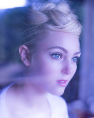 ANNASOPHIA ROBB for Status Magazine, April 2013