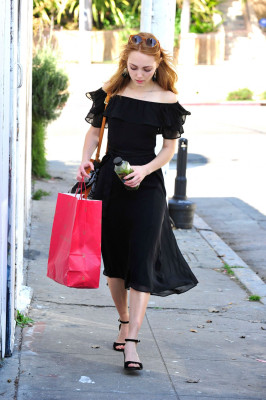 AnnaSophia Robb Looks Chic – Having Some Retail Therapy in LA