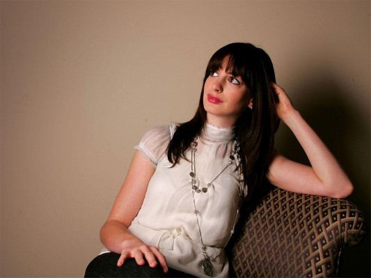 Anne Hathaway pic #110044