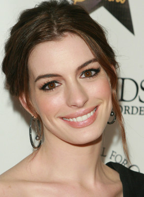photo 10 in Anne Hathaway gallery [id221026] 2009-12-14 00:00:00
