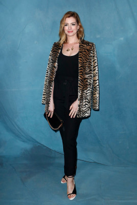Anne Hathaway-Givenchy show,Paris Fashion Week