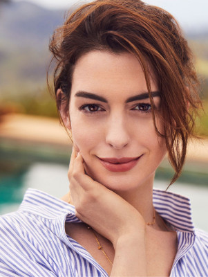 ANNE HATHAWAY for Shape Magazine, June 2019