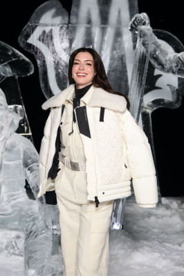 Anne Hathaway – Moncler Fall/Winter 2024 Fashion Show in St Moritz