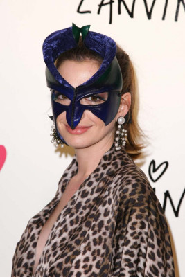 photo 12 in Anne Hathaway gallery [id309819] 2010-11-01 00:00:00
