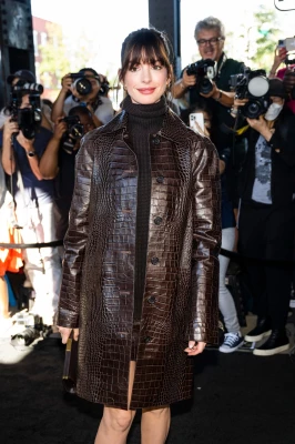 Anne Hathaway - Michael Kors Fashion Show in New York 09/14/2022