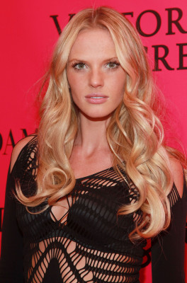 photo 15 in Anne Vyalitsyna gallery [id556350] 2012-09-06 00:00:00