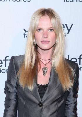 Anne Vyalitsyna pic #487317