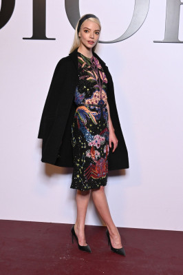 Anya Taylor-Joy - Dior FW 2022/2023 Show at PFW 03/01/2022