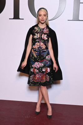Anya Taylor-Joy - Dior FW 2022/2023 Show at PFW 03/01/2022