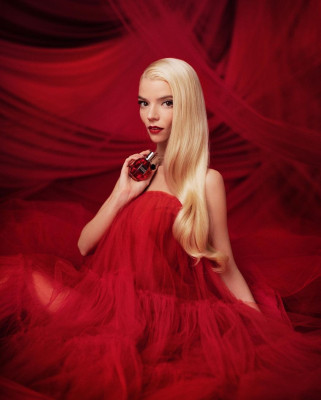 Anya Taylor-Joy - Viktor &amp; Rolf &#039;Flowerbomb Ruby Orchid&#039; Campaign (2022)