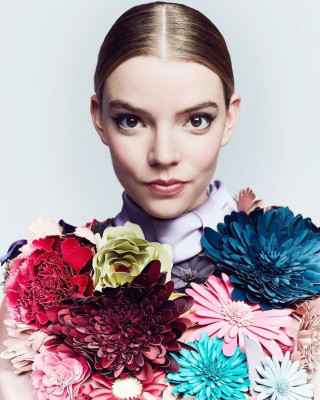ANYA TAYLOR-JOY for Viktor &amp; Rolf Flowerbomb Fragrance, 2019