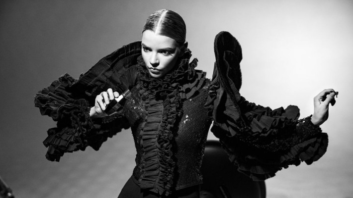 ANYA TAYLOR-JOY for Viktor &amp; Rolf Flowerbomb Fragrance, 2019