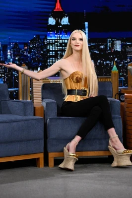 Anya Taylor-Joy - The Tonight Show with Starring Jimmy Fallon 11/16/2022