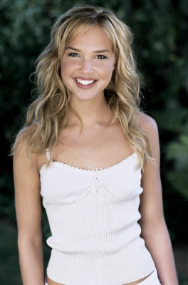 photo 12 in Arielle Kebbel gallery [id244588] 2010-02-18 00:00:00