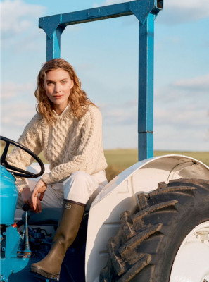 Arizona Muse – Town &amp; Country Magazine UK May 2019 Issue