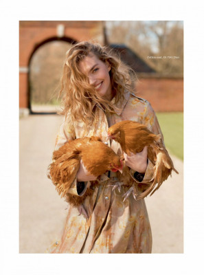 Arizona Muse – Town & Country Magazine UK May 2019 Issue