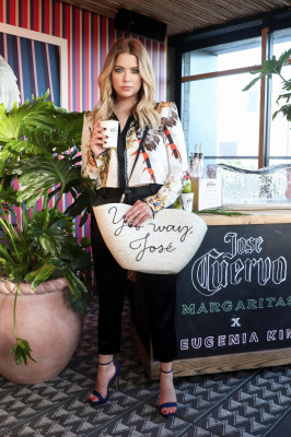 Ashley Benson pic #1079020