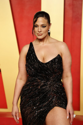 Ashley Graham – Vanity Fair Oscar Party in Beverly Hills