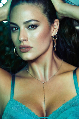 Ashley Graham Hot Photoshoot