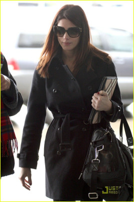 photo 24 in Ashley Greene gallery [id335462] 2011-01-04 00:00:00
