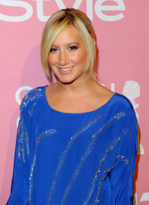 photo 10 in Ashley Tisdale gallery [id223334] 2009-12-18 00:00:00