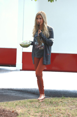 photo 14 in Ashley Tisdale gallery [id567754] 2012-10-07 00:00:00