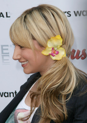 photo 24 in Ashley Tisdale gallery [id152269] 2009-04-27 00:00:00