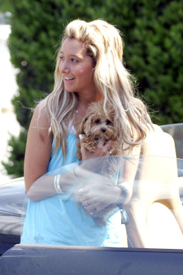 photo 12 in Ashley Tisdale gallery [id169180] 2009-06-24 00:00:00