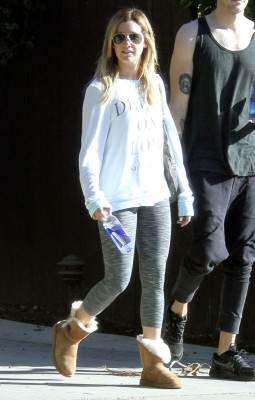 photo 6 in Ashley Tisdale gallery [id690067] 2014-01-11 00:00:00