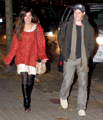 photo 12 in Ashley Tisdale gallery [id325006] 2010-12-13 00:00:00