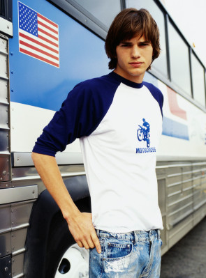 Ashton Cutcher pic #222004